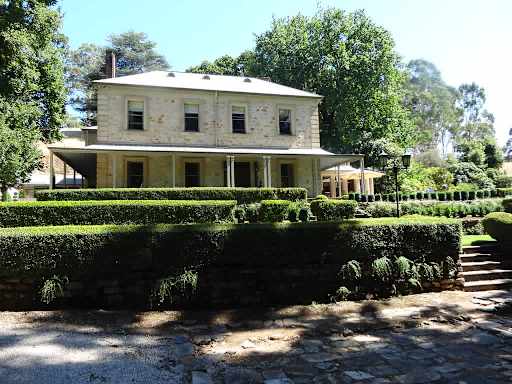 Adelaide Hills building and renovation trades – Stirling leafy home and garden